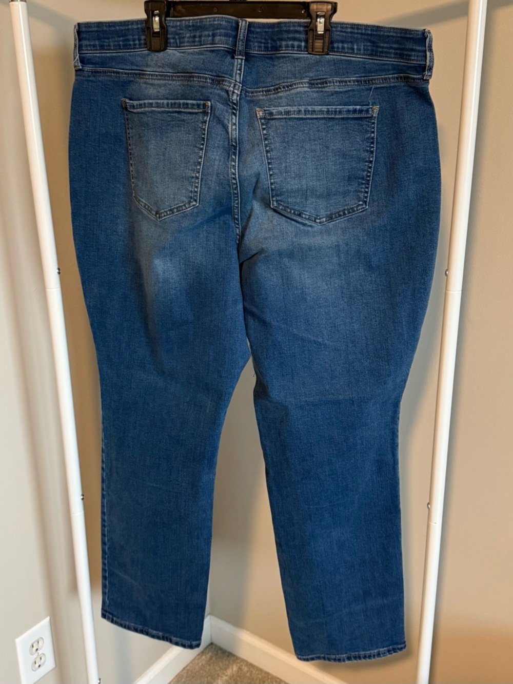 Wonderly Straight Leg Jeans in Deep Blue - Picture 3 of 6